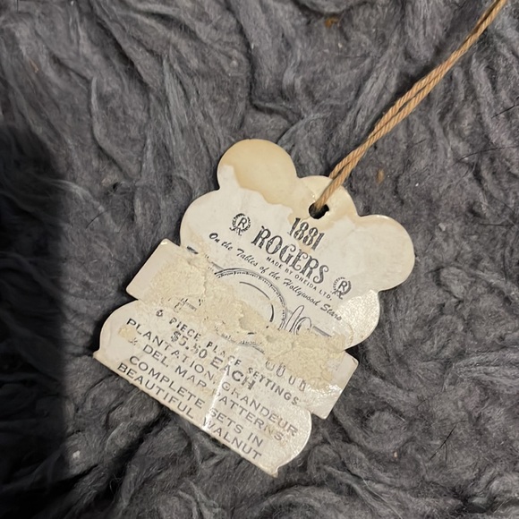 Roger’s silver serving dish with tags - Picture 5 of 5